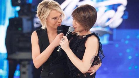 Alessandra Amoroso E Maria De Filippi Un Legame Indissolubile E Nuove