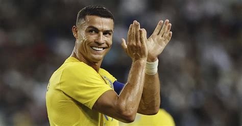 Cristiano Ronaldo Porta Lal Nassr In Finale E Si Fa Il Segno Della