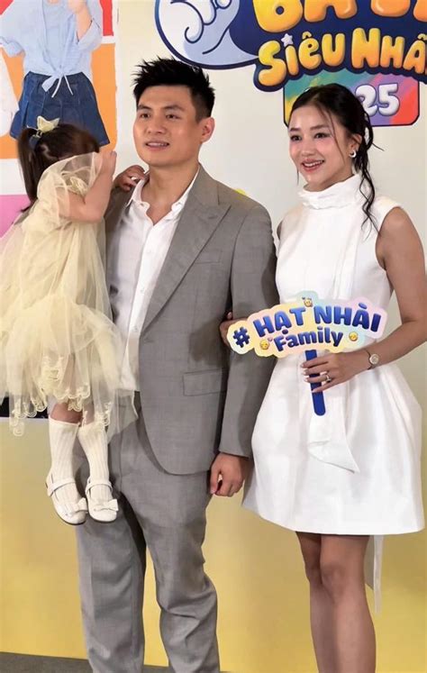 Gia đình Salim lần đầu lộ diện sau đám cưới cực hot bé Pam lập tức chiếm sóng