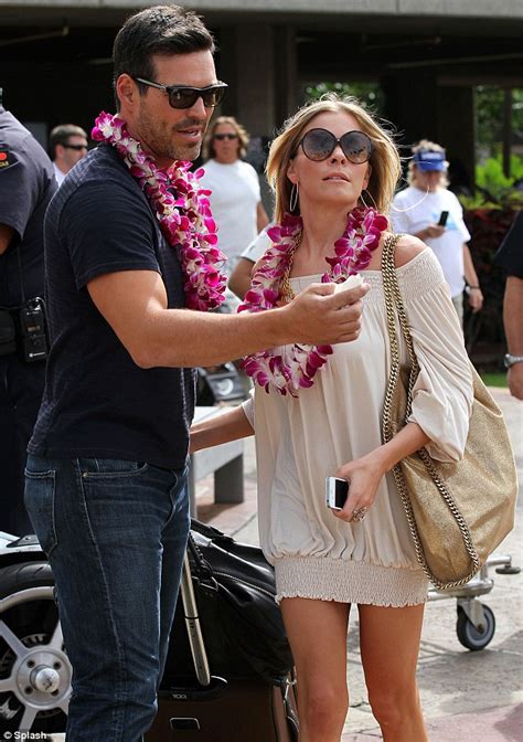 Suwi Kabe LeAnn Rimes Sports Healthier Bikini Body As She Takes To The Beach In Hawaii