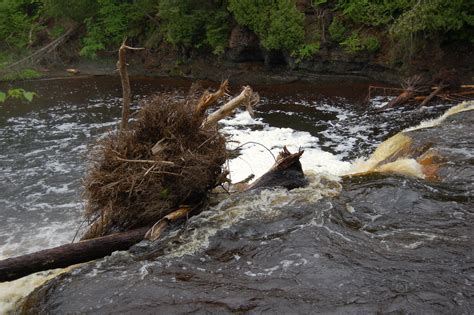 Manido Falls - Presque Isle River, Porcupine Mountain Wilderness State ...