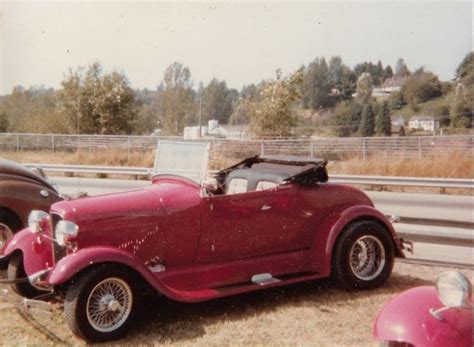 Old Pic Of A Model A Roadster Hot Rod Roadsters Hot Rods Cool Cars