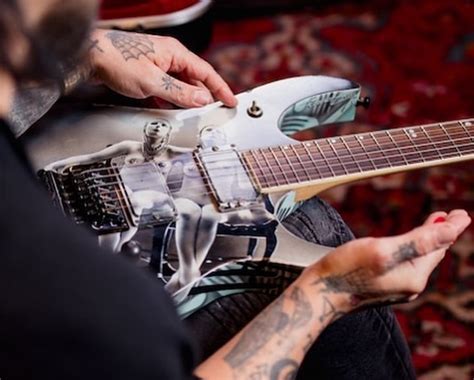 Dave Navarro Guitar Setup And Rig Rundown