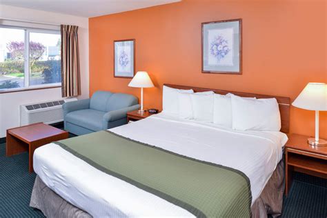 Travelodge Suites by Wyndham Newberg | Newberg, OR Hotels