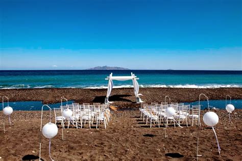 Beach wedding in Santorini ~ Weddings in Greece | Destination Weddings ...