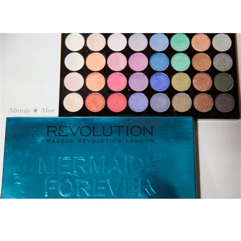 Minnie Mew Review Ultra 32 Shade Eyeshadow Palette MERMAIDS FOREVER