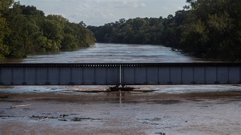 ‘nastiest Ive Ever Seen It Residents Along Cape Fear River Brace For