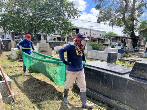 Cemitérios públicos recebem operação de limpeza para receber visitantes