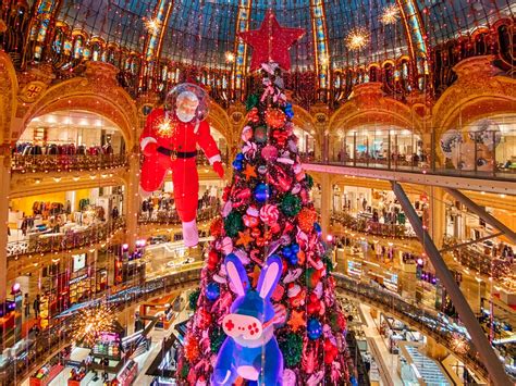 Les 8 plus beaux sapins des Galeries Lafayette de 2023 à 2016