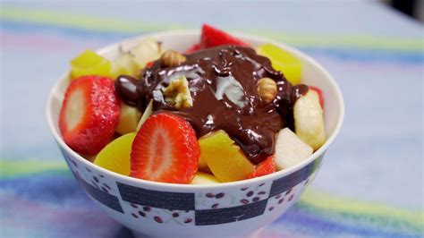 Deliciosa Macedonia De Frutas Con Chocolate Y Frutos Secos Alcrique