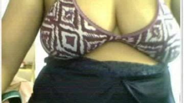 Massive Indian MILF Tits Porn300