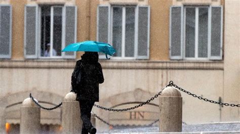 Meteo Arriva La Pioggia A Roma Domenica E Luned Previsti Rovesci E