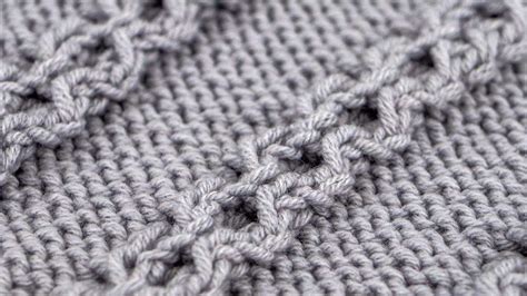 The Raised Circle Cable Stitch Knitting Stitch Dictionary