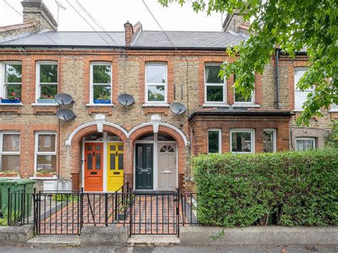 2 Bed Flat For Sale In Brettenham Road London E17 £515000 Zoopla