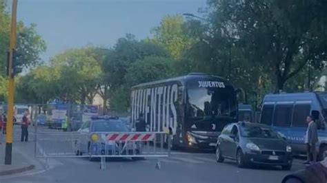 Video Fv Ecco Anche Il Pullman Della Juventus