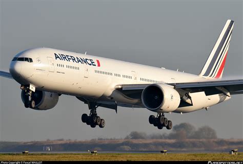 F Gsqb Air France Boeing Er Photo By Pascal Maillot Id