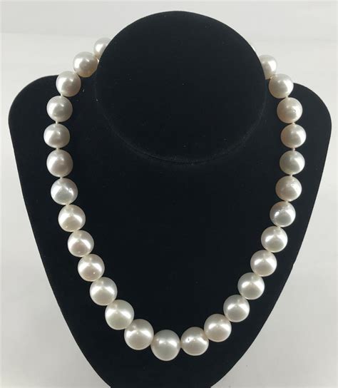 Lot Majorica Pearl Necklace