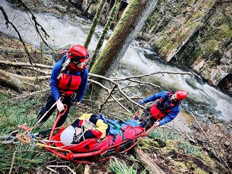 Bergwacht Rettet Verletzten Wildwasserkajakfahrer Aus Der Alb