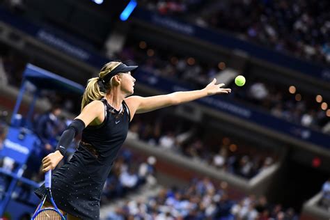 Sharapova hits back at Wozniacki in scheduling row