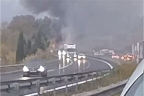 Violent Accident Sur L Autoroute A Le Chauffeur D Un Poids Lourd