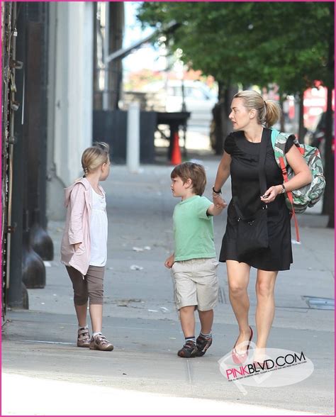 Kate Winslet walks with her kids - Kate Winslet Photo (6421992) - Fanpop