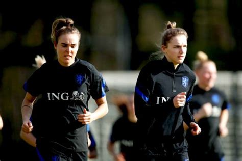 Jill Roord Vivianne Miedema Voetbalvrouwen Training