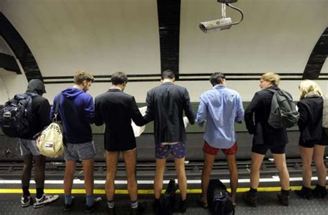 Spa Aktion Ohne Hosen In Der U Bahn