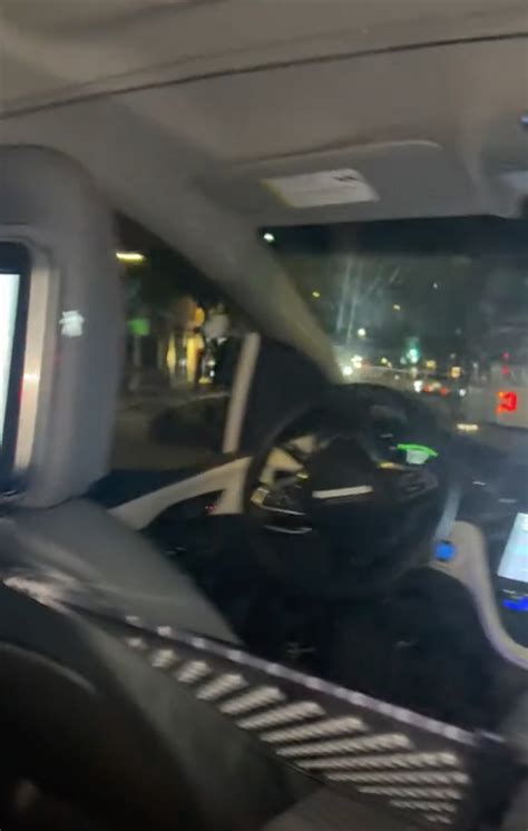 ‘omg We Need These Here An Intoxicated Woman Took A Waymo Driverless