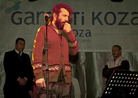 Halil Sezai Ve Sezer Ak R N S Rpriz Birlikteli I Moda Haber Haberleri