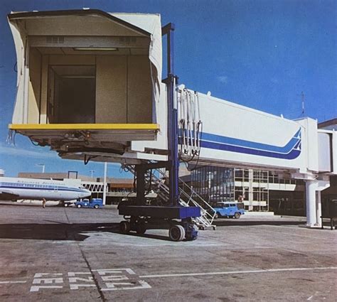 Pasarelas Telesc Picas Aeropuerto Internacional De Ezeiza Tecsa S A