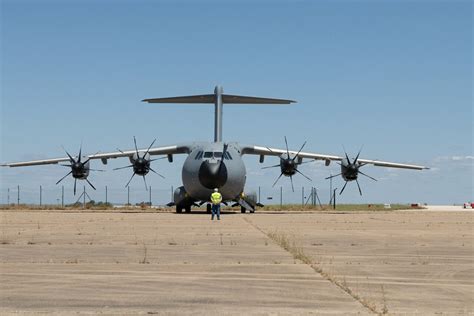 El Ejército del Aire recibe el avión A400M número 100 de Airbus