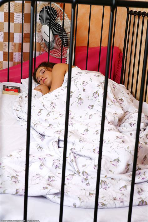 Teen Amateur Benta Unveils Her Slender Figure And Flaunts Her Yummy Ass CoedCherry