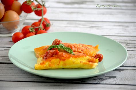 Omelette Ripiene Di Prosciutto E Formaggio Ricotta Grano