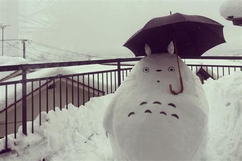 Как лепят снеговиков в разных странах