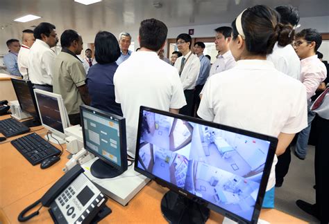 Pmo Doorstop By Pm Lee Hsien Loong At Tan Tock Seng Hospital On