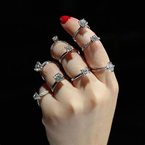 Tendencias En Anillos De Compromiso Para Este 2021 Nupcias And Bodas