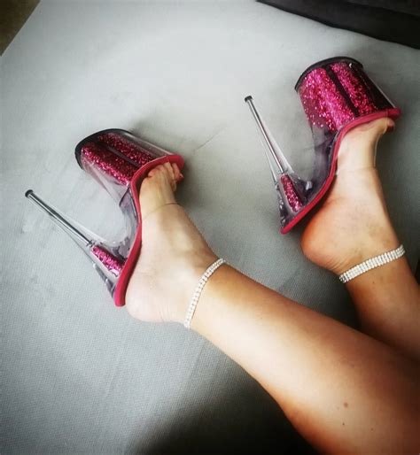 High Heels Mules Barefeet Red Toe Nails Anklets Toe Rings 19 Nude Pics XHamster