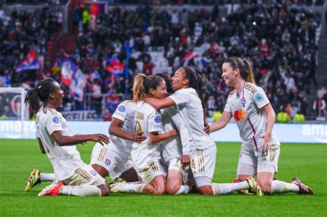 OL PSG Les Lyonnaises Renversent Le Match Et S Imposent 3 2