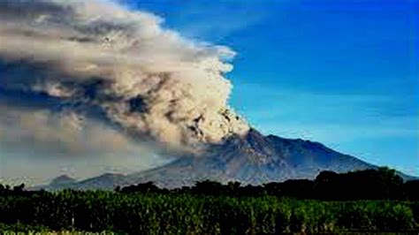 Kondisi Gunung Merapi Saat Ini Berpotensi Awanpanas Guguran Lavar