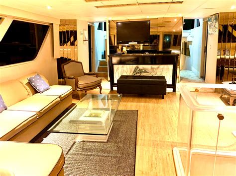 Luxury Yacht Broward Taboga Island Yachts Taboga