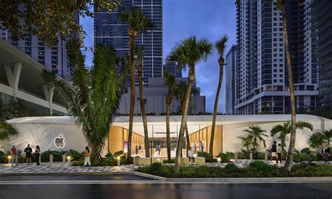 The Newest Apple Store Has a Unique ‘Biophilic’ Design