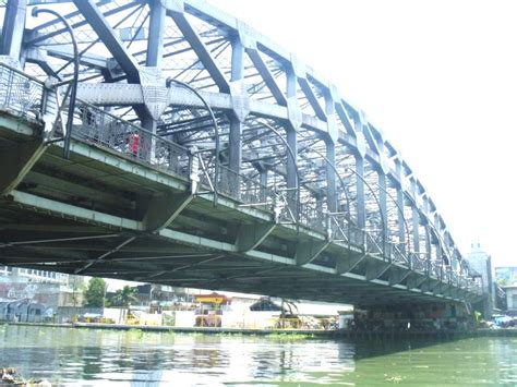 Quezon Bridge Manila Blast Live Life To The Fullest Don