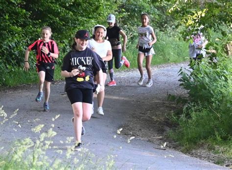 Sponsorenlauf am Waldstadion Für diesen Zweck sammeln HQS Schüler