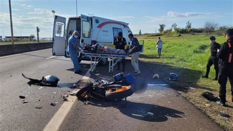 Motociclista Herido Al Chocar Con Un Auto Estacionado En Avenida Costa Sur