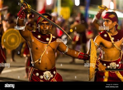 Sri Lanka Colombo El Templo De Gangaramaya El Festival De Nawam Maha