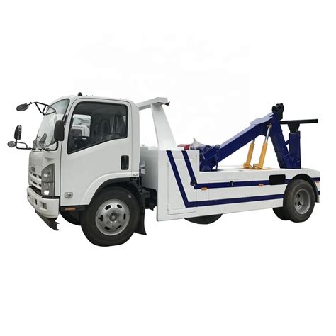 Japanese Brand 4X2 Small 5T Wheel Lift Tow Truck Roadside Assistance