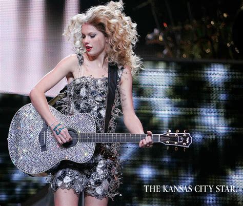 34 Taylor Swift photos in Kansas City for her 34th birthday | Kansas