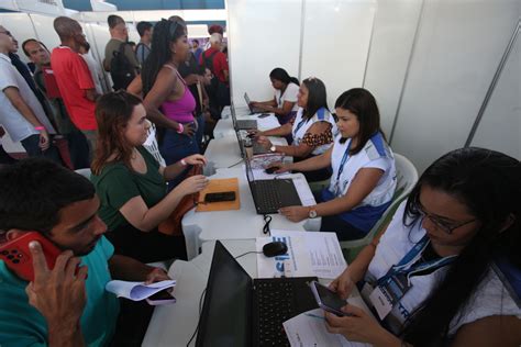 Feira De Empregos E Est Gios Atrai Centenas De Candidatos Zona Oeste