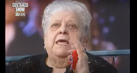 Sora Lella La Storia Della Simpatica Nonna D Italia