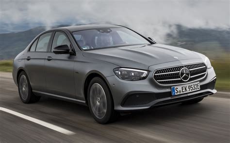 2020 Mercedes-Benz E-Class Plug-In Hybrid with sports grille ...